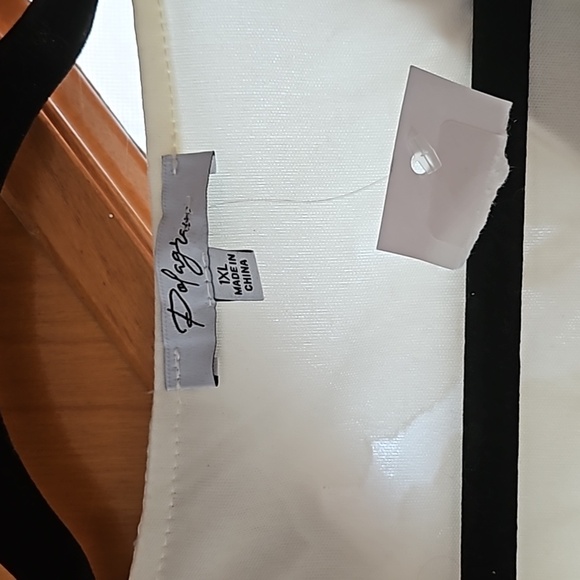 NWT Cream Flocked Floral Maternity Nursing Dress Size 1XL - Picture 9 of 9